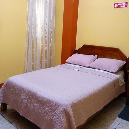 Hostal Leon Dormido Puerto Baquerizo Moreno Dış mekan fotoğraf