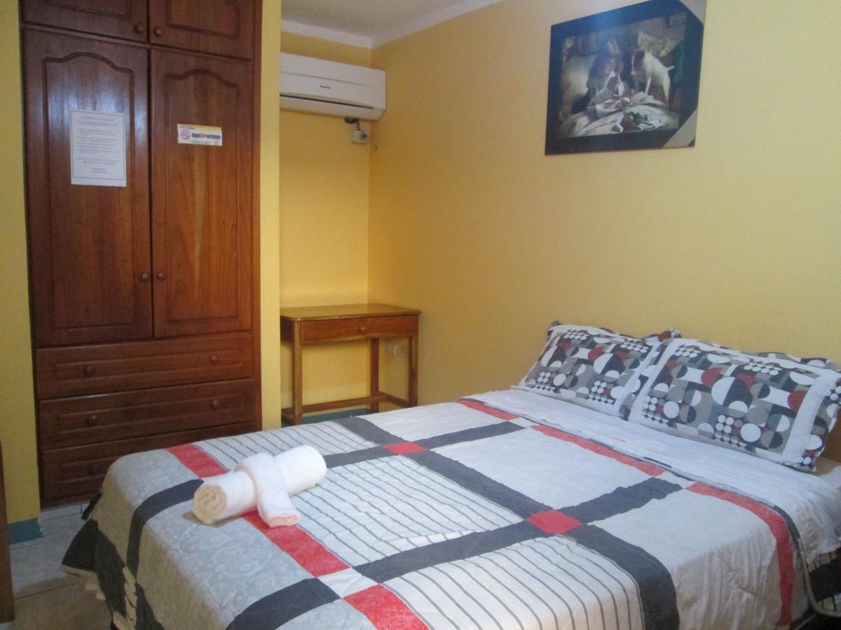 Hostal Leon Dormido Puerto Baquerizo Moreno Dış mekan fotoğraf