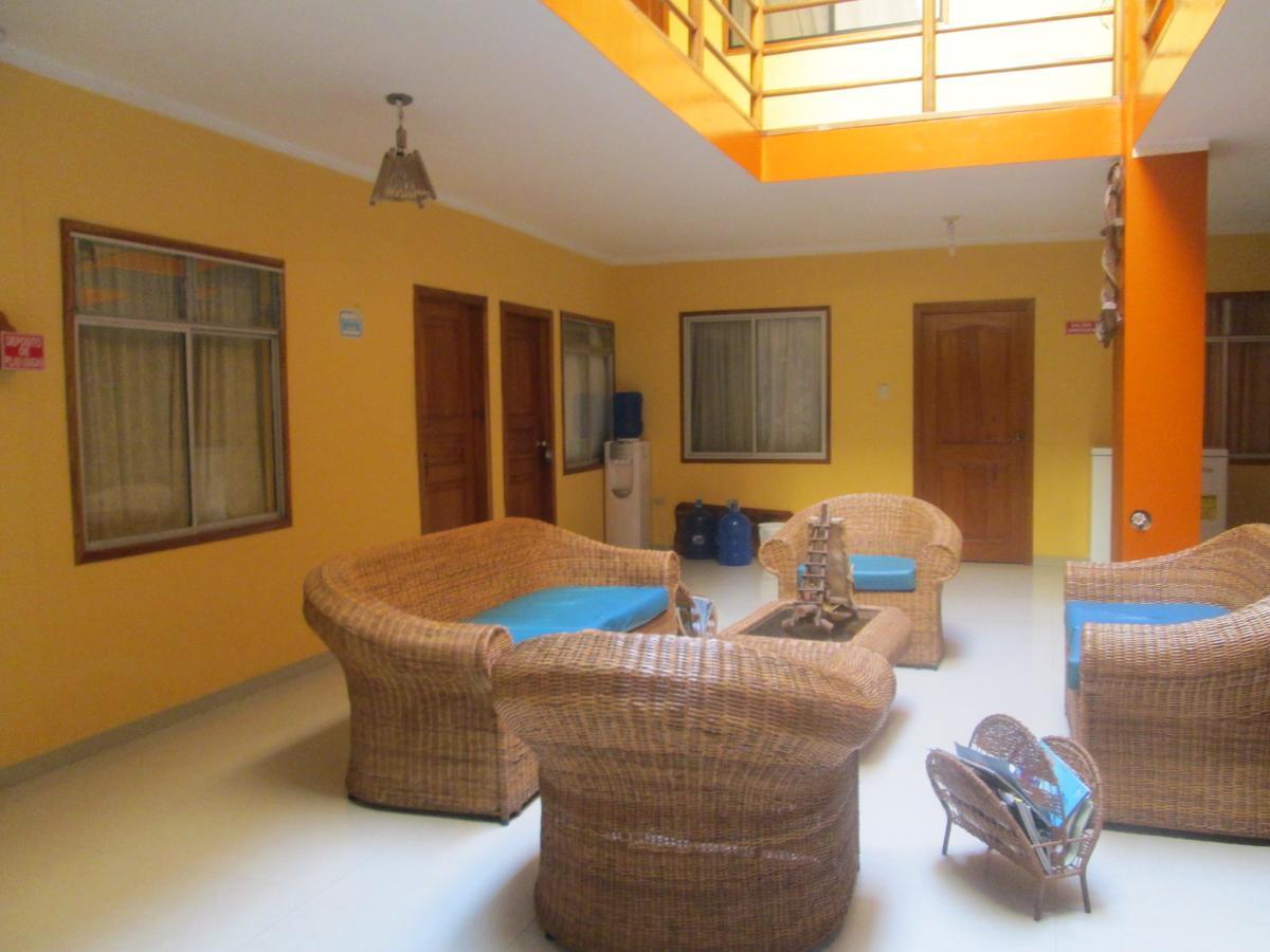 Hostal Leon Dormido Puerto Baquerizo Moreno Dış mekan fotoğraf