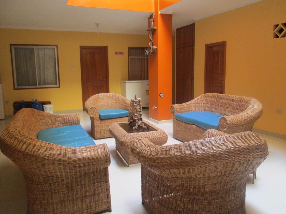 Hostal Leon Dormido Puerto Baquerizo Moreno Dış mekan fotoğraf