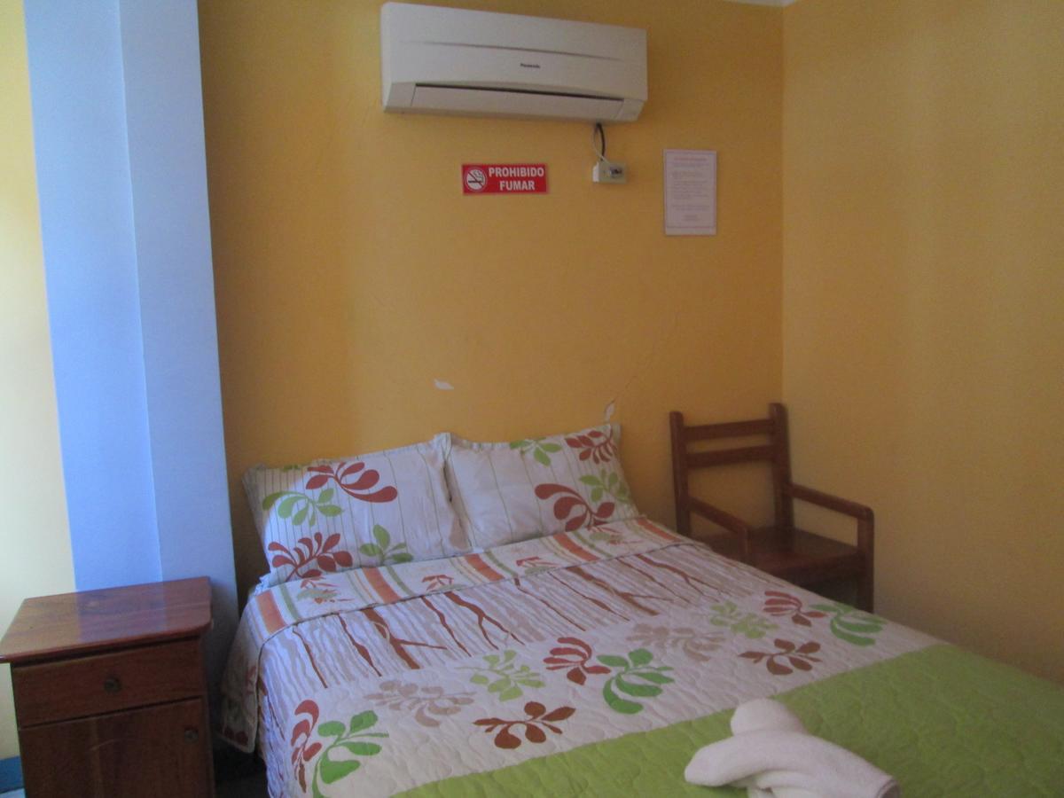 Hostal Leon Dormido Puerto Baquerizo Moreno Dış mekan fotoğraf