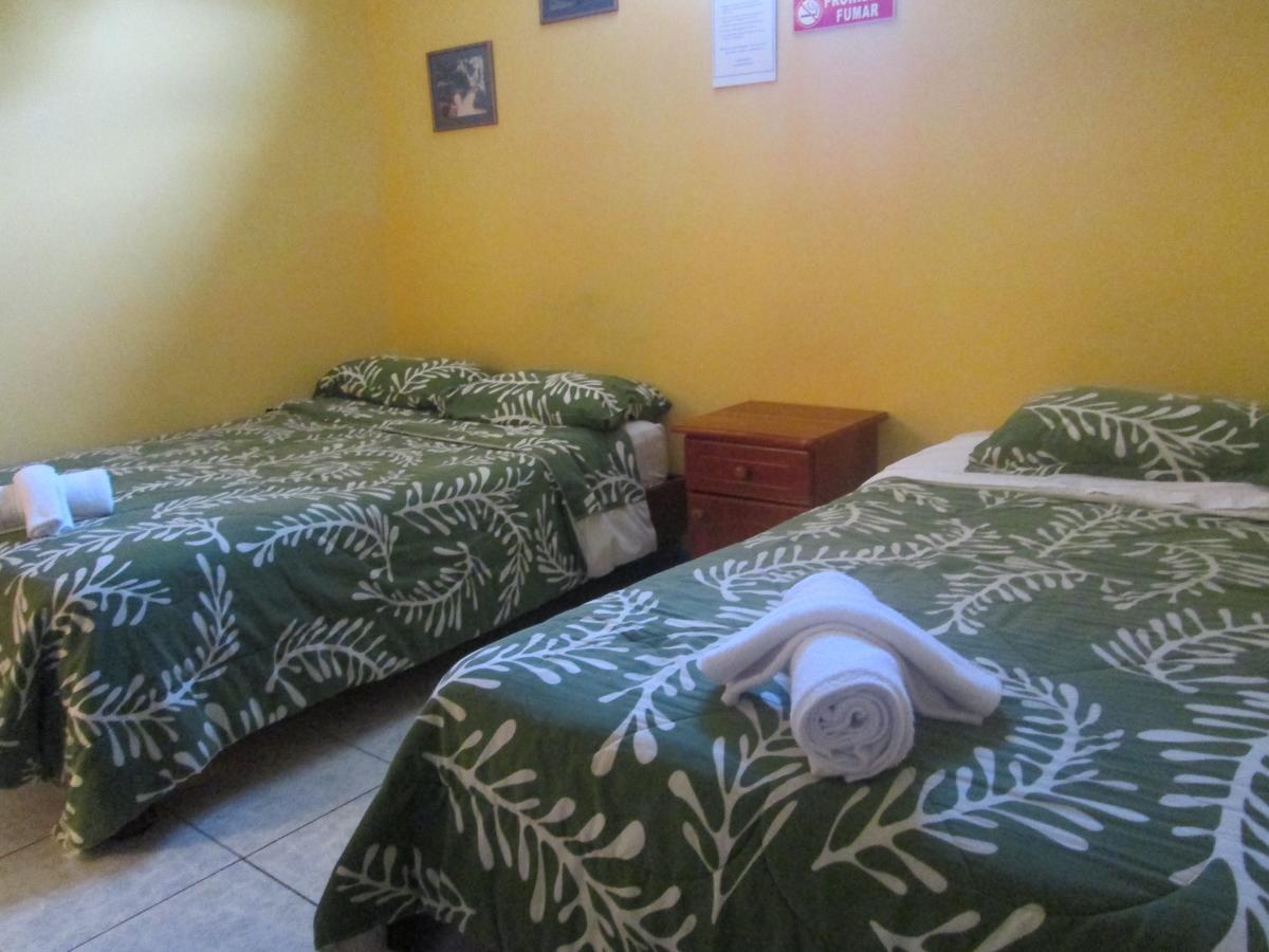 Hostal Leon Dormido Puerto Baquerizo Moreno Dış mekan fotoğraf