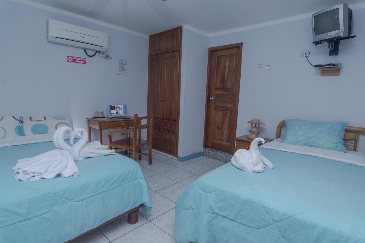 Hostal Leon Dormido Puerto Baquerizo Moreno Dış mekan fotoğraf