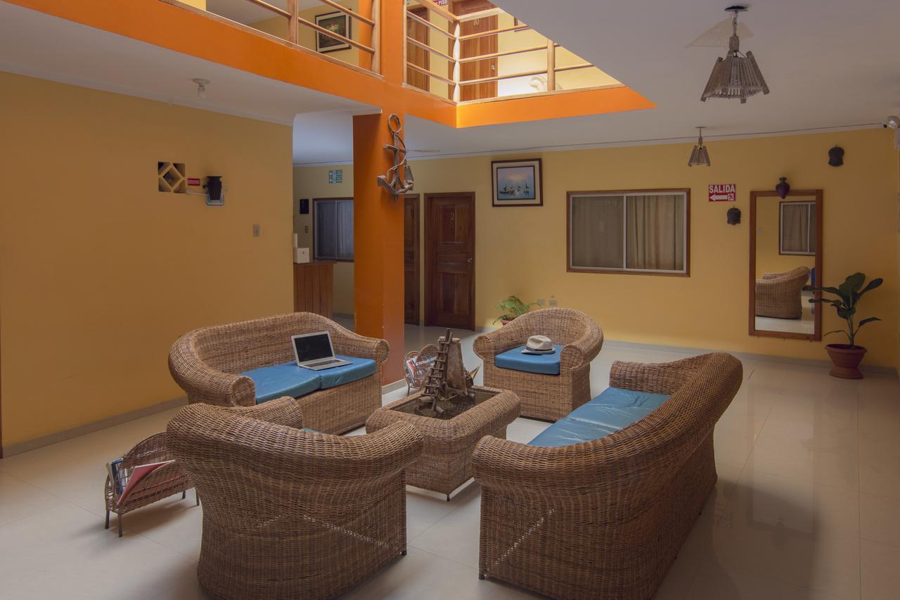 Hostal Leon Dormido Puerto Baquerizo Moreno Dış mekan fotoğraf