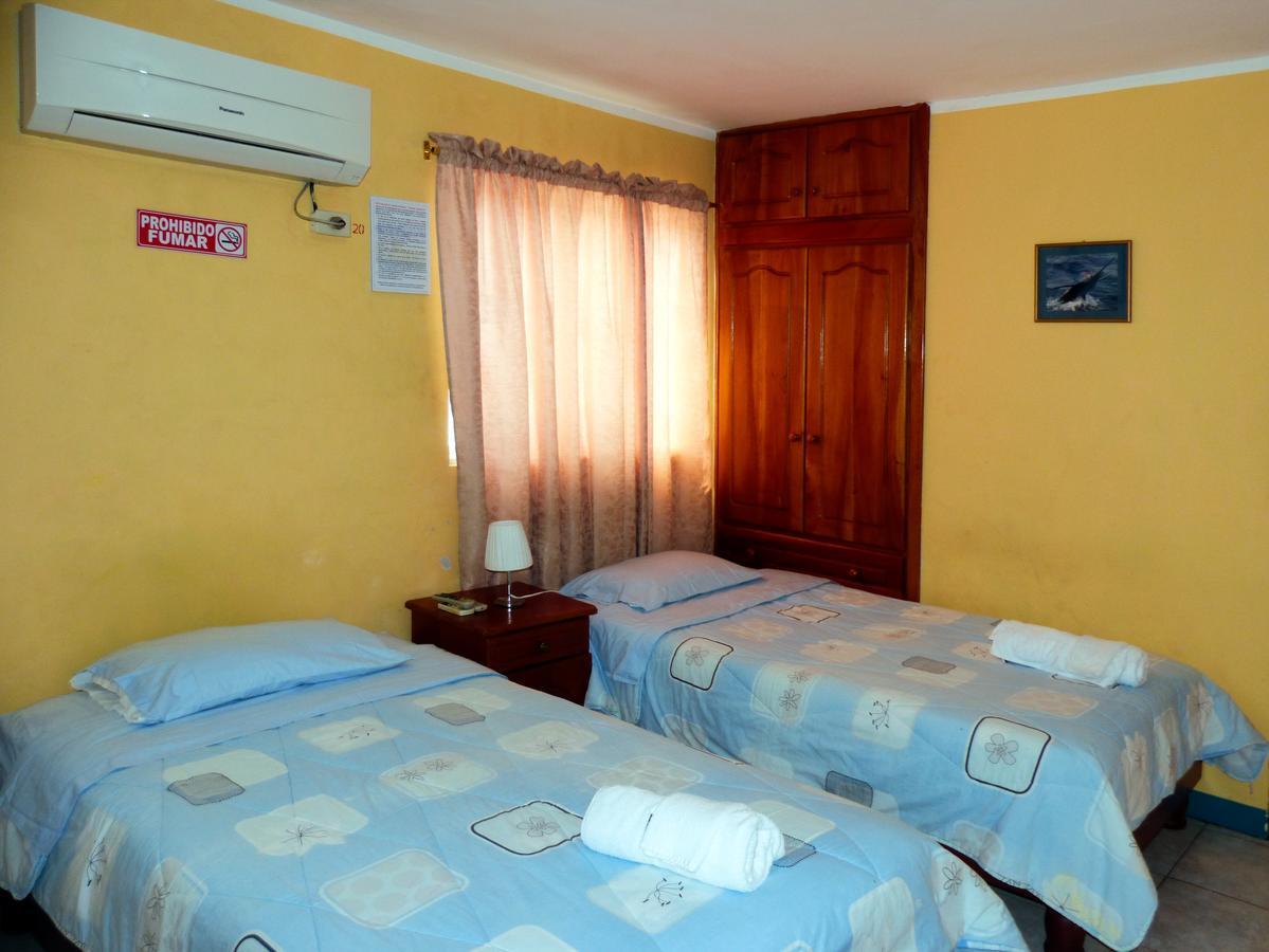 Hostal Leon Dormido Puerto Baquerizo Moreno Dış mekan fotoğraf