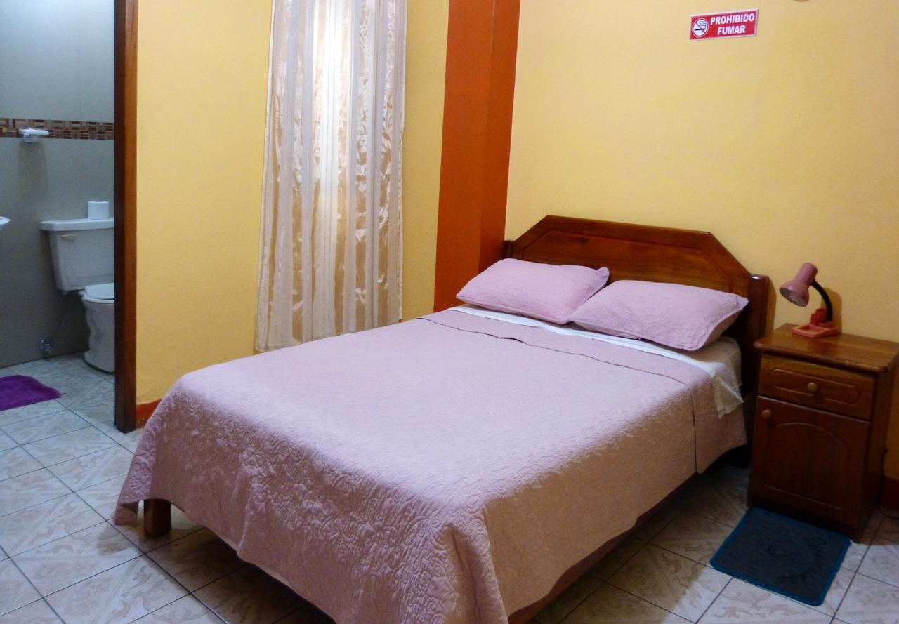 Hostal Leon Dormido Puerto Baquerizo Moreno Dış mekan fotoğraf